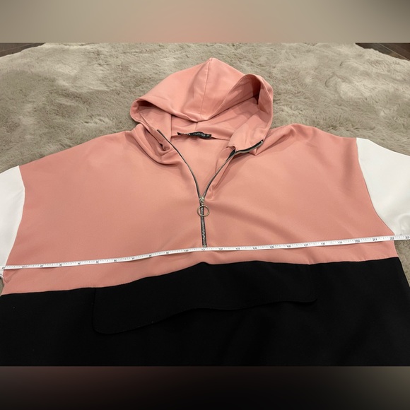 Zara sweatshirt in Large - Picture 5 of 7